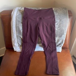 Senita Athletics Capri Leggings | size small